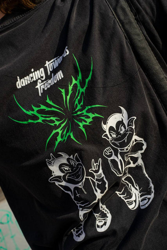 CAMISETA OVERSIZE DANCING TOWARDS FREEDOM